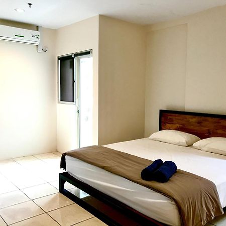 Queen Victoria Apartment Batam Phòng bức ảnh