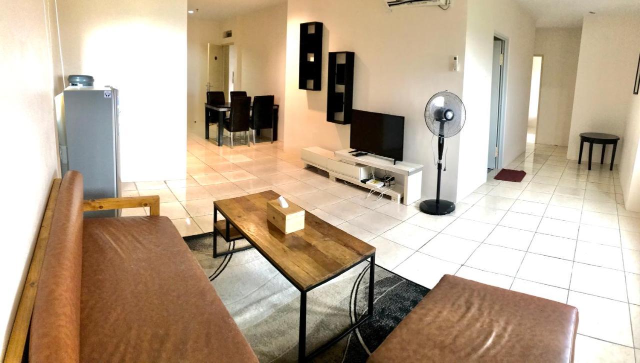 Queen Victoria Apartment Batam Ngoại thất bức ảnh