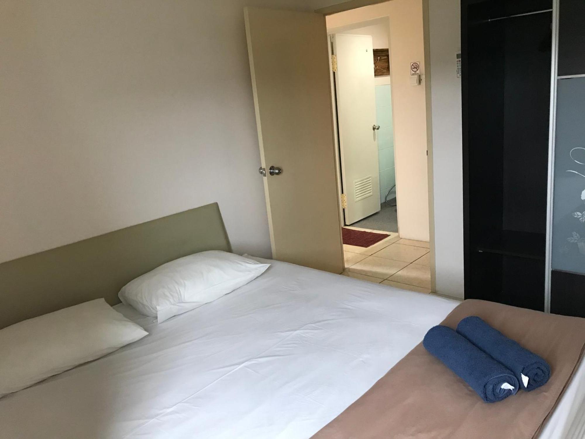 Queen Victoria Apartment Batam Phòng bức ảnh