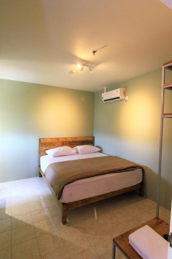 Queen Victoria Apartment Batam Ngoại thất bức ảnh