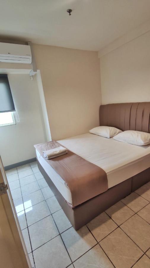 Queen Victoria Apartment Batam Ngoại thất bức ảnh
